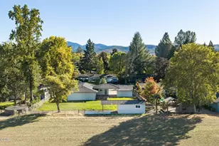 3370 Britt Ave, Medford, OR 97501 - Photo 28