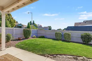 103 Greenmoor Dr, Eagle Point, OR 97524 - Photo 26