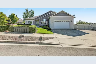 103 Greenmoor Drive, Eagle Point, OR 97524 - Photo 1