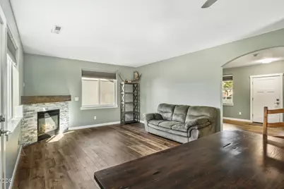 1453 NE 4th Street, Redmond, OR 97756 - Photo 8
