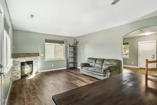 1453 NE 4th St, Redmond, OR 97756 - Photo 8