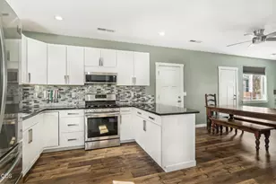 1453 NE 4th St, Redmond, OR 97756 - Photo 12