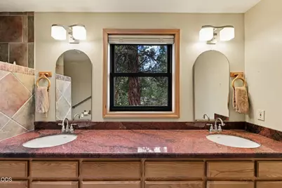 64417 McGrath Road, Bend, OR 97701 - Photo 24