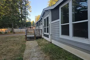 535 W River St, Cave Junction, OR 97523 - Photo 6