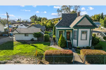 411 NW E Street, Grants Pass, OR 97526 - Photo 1