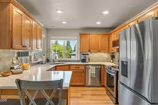 227 Sapphire Ct, Grants Pass, OR 97527 - Photo 14