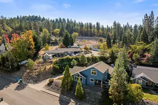 227 Sapphire Ct, Grants Pass, OR 97527 - Photo 44
