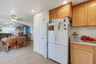 426 Berrydale Ave, Medford, OR 97501 - Photo 10
