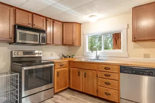 141 SW 15th St, Bend, OR 97702 - Photo 6