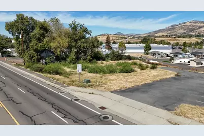 311 S Pacific Highway, Talent, OR 97540 - Photo 4