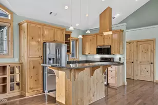 524 W Nevada St, Ashland, OR 97520 - Photo 10