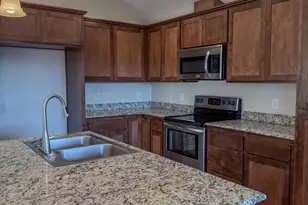 8373 Kyra Ln, White City, OR 97503 - Photo 6