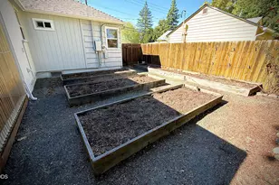 1301 SE S Park Dr, Grants Pass, OR 97527 - Photo 18