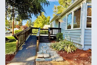1301 SE South Park Drive, Grants Pass, OR 97527 - Photo 2