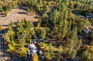 245 Stringer Gap Rd, Grants Pass, OR 97527 - Photo 2