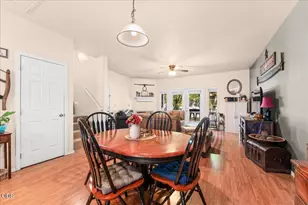 125 N 6th St, Central Point, OR 97502 - Photo 16