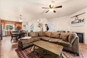 125 N 6th St, Central Point, OR 97502 - Photo 2