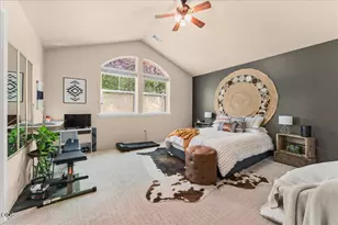 125 N 6th St, Central Point, OR 97502 - Photo 6