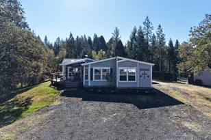 3735 Cobleigh Rd, Eagle Point, OR 97524 - Photo 1