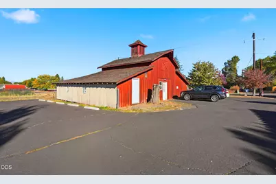 1116 SW Obsidian Avenue, Redmond, OR 97756 - Photo 10