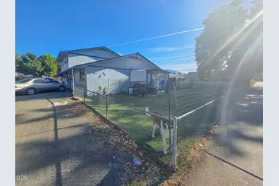 522 SE L Street, Grants Pass, OR 97526 - Photo 2