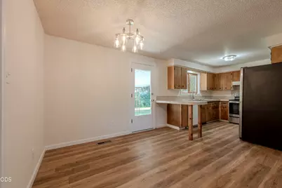 1153 Kelly Street, Medford, OR 97501 - Photo 8