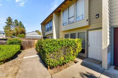 1800 Crater Lake Avenue #36, Medford, OR 97504 - Photo 2