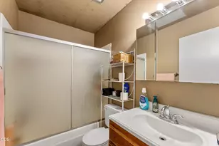 1800 Crater Lake Ave, Medford, OR 97504 - Photo 16