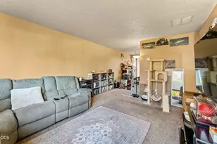 1800 Crater Lake Ave, Medford, OR 97504 - Photo 12