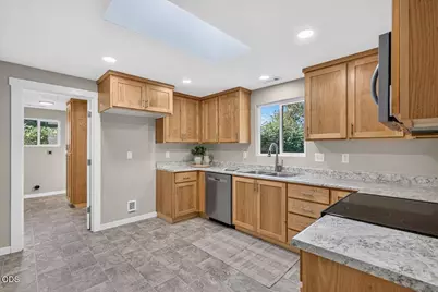 207 Oak Street, Phoenix, OR 97535 - Photo 12