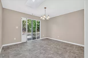 207 Oak St, Phoenix, OR 97535 - Photo 10