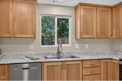207 Oak Street, Phoenix, OR 97535 - Photo 14
