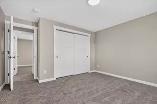 207 Oak St, Phoenix, OR 97535 - Photo 24