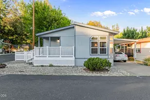 22071 Or-62, Shady Cove, OR 97539 - Photo 2