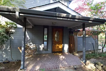 806 S Mountain Avenue, Ashland, OR 97520 - Photo 2