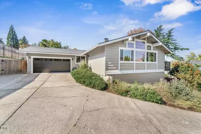 449 S Wexford Circle, Medford, OR 97504 - Photo 2