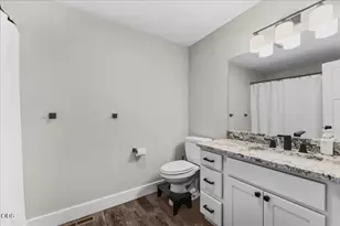 449 S Wexford Cir, Medford, OR 97504 - Photo 20
