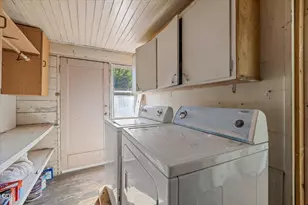332 N Ivy St, Medford, OR 97501 - Photo 16