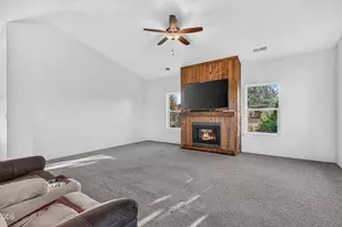 103 Greenview Dr, Eagle Point, OR 97524 - Photo 20