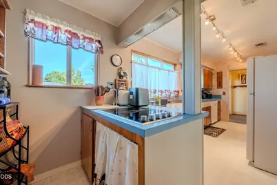 202 Kings Way, Central Point, OR 97502 - Photo 8