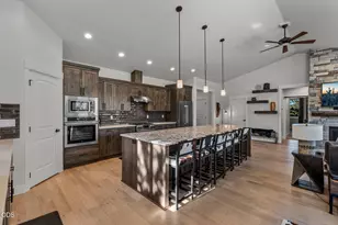 8293 Vireo Ct, Redmond, OR 97756 - Photo 14