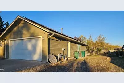 3023 Cortez Street, Klamath Falls, OR 97601 - Photo 2