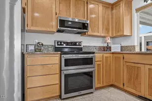 1902 McKenzie Dr, Medford, OR 97501 - Photo 16