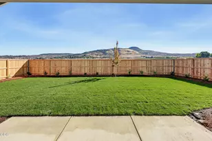 3220 Garner Wy, Medford, OR 97504 - Photo 6