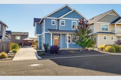 305 Davidson Way, Talent, OR 97540 - Photo 1