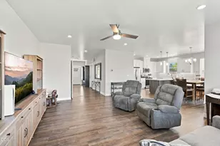 213 Samuel Lane Loop Rd, Phoenix, OR 97535 - Photo 12