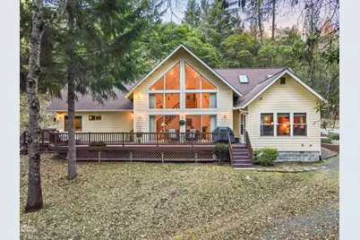 780 Pinecrest Drive, Grants Pass, OR 97526 - Photo 1