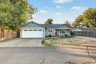 2812 Table Rock Rd, Medford, OR 97501 - Photo 6