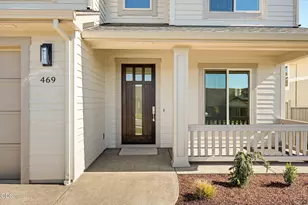 469 Autumn Hls Dr, Medford, OR 97504 - Photo 2