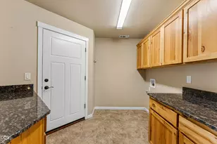 2225 Esther Ln, Grants Pass, OR 97527 - Photo 16